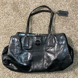 BLACK COACH PURSE FOR SALE, Needs some TLC, would make a great daily bag!